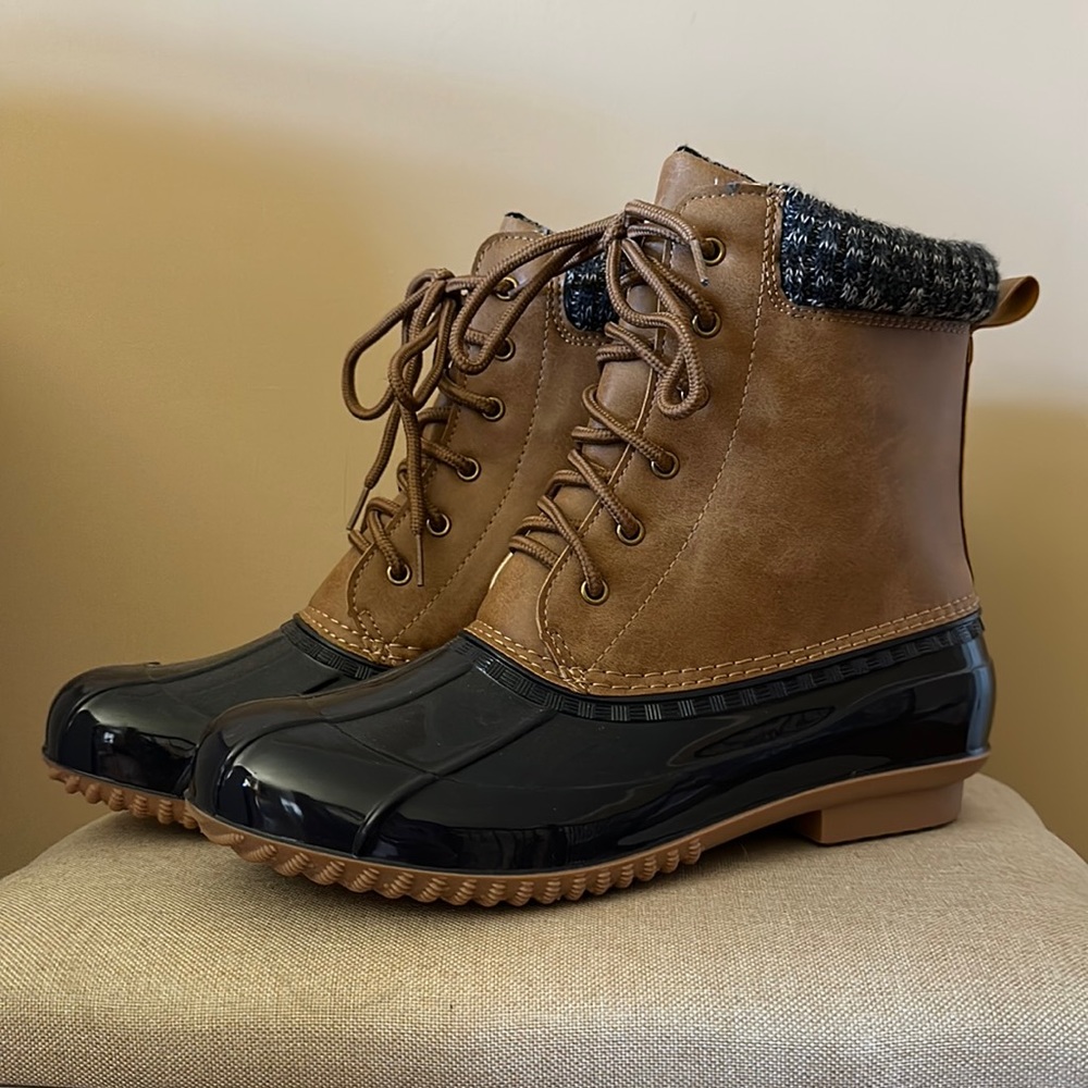 Duck boots
